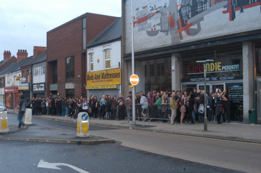 Cafe INDIEpendent // Public&nbsp;Praise