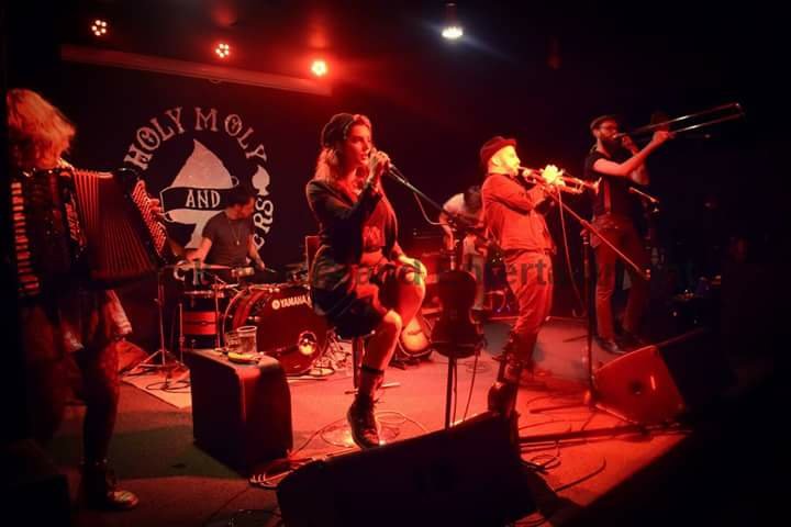 Gig review // Holy Moly and the&nbsp;Crackers