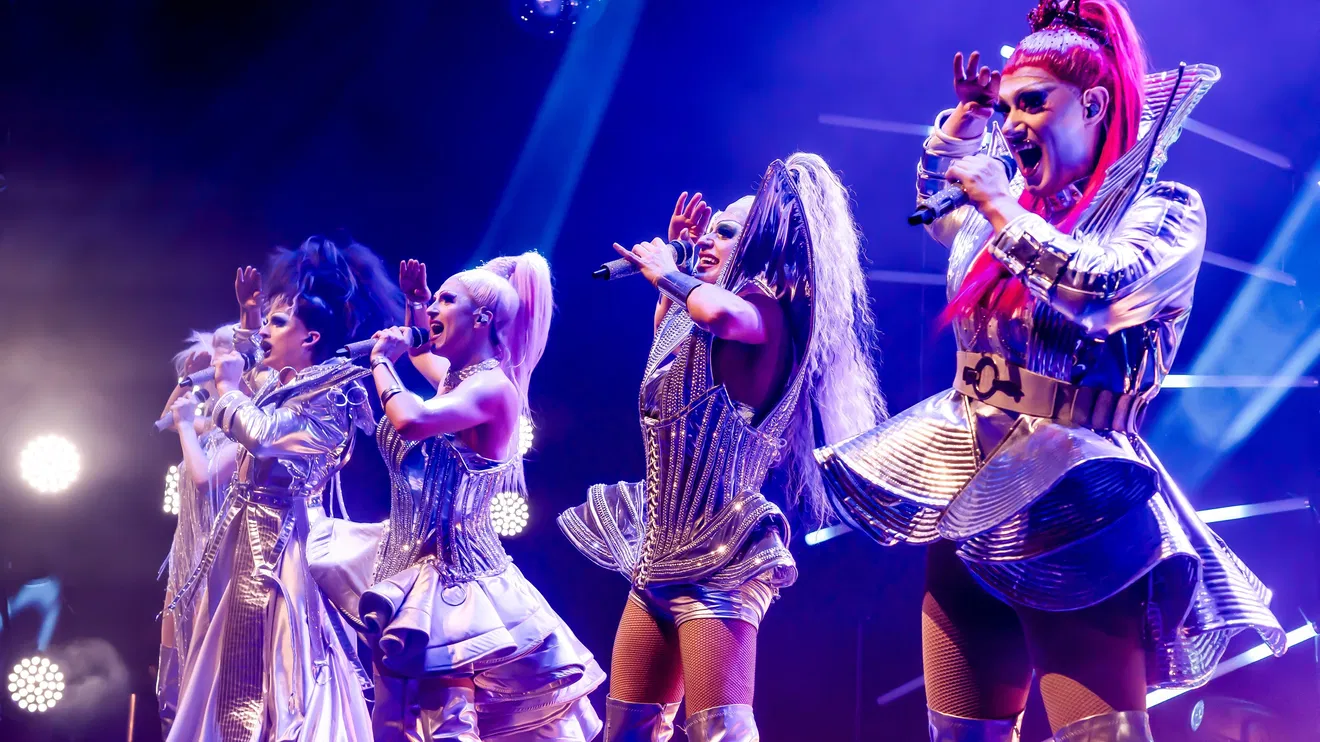 Queenz -Drag Me To The Disco @ The Baths Hall